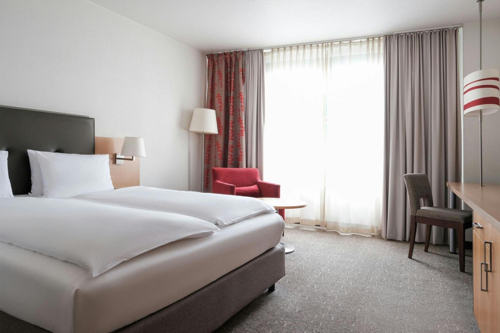 Four Centre Hotel